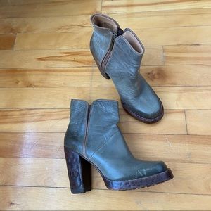 John Fluevog chunky genuine leather 4” square toes heeled boots